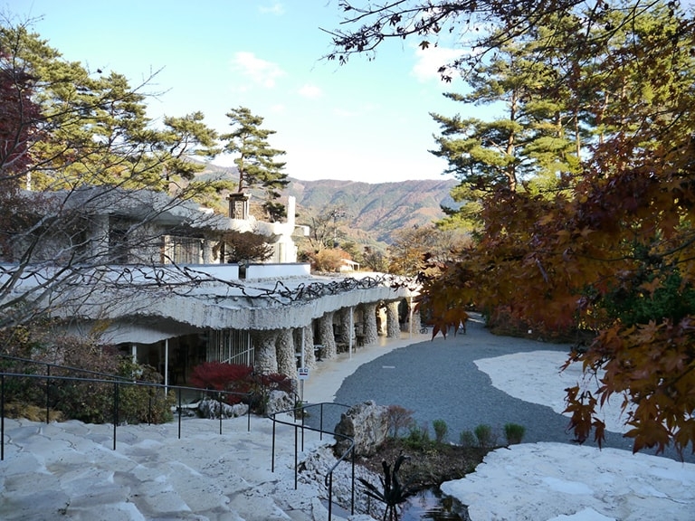 View of garden in front of Itchiku Kubota Art Museum