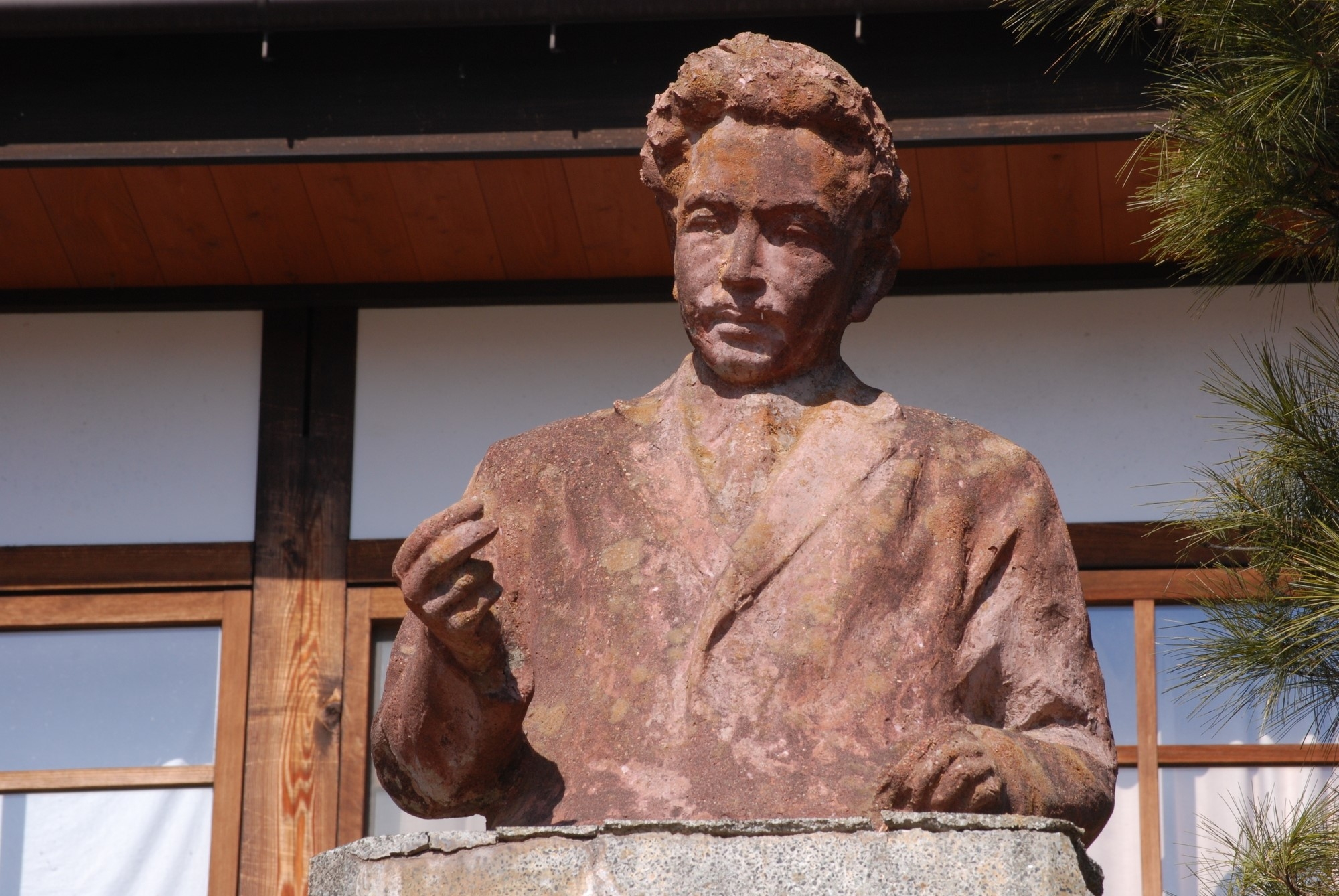 Bronze statue of Hideyo Noguchi 