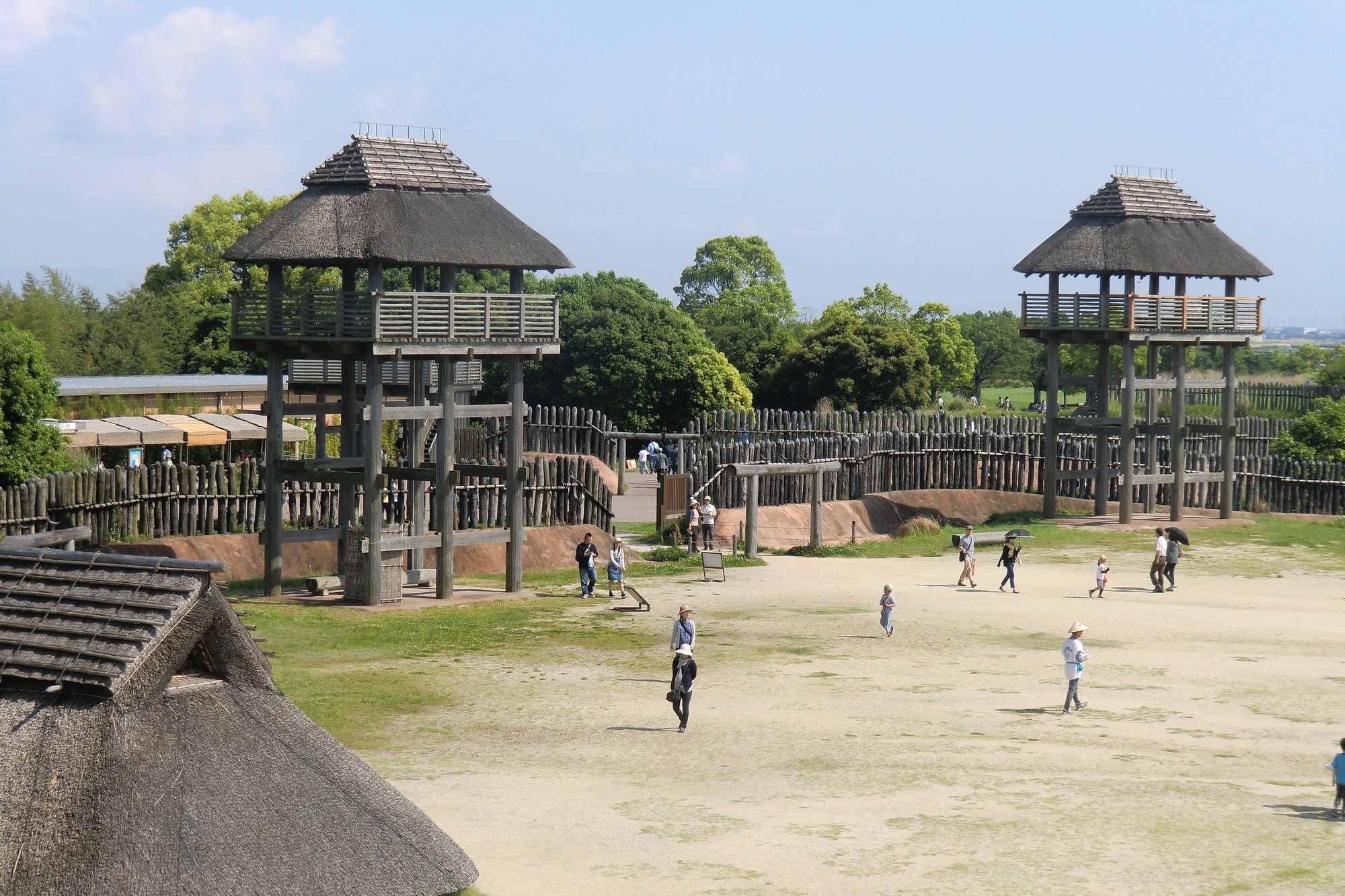 The tall watchtowers of Yoshinogari settlement