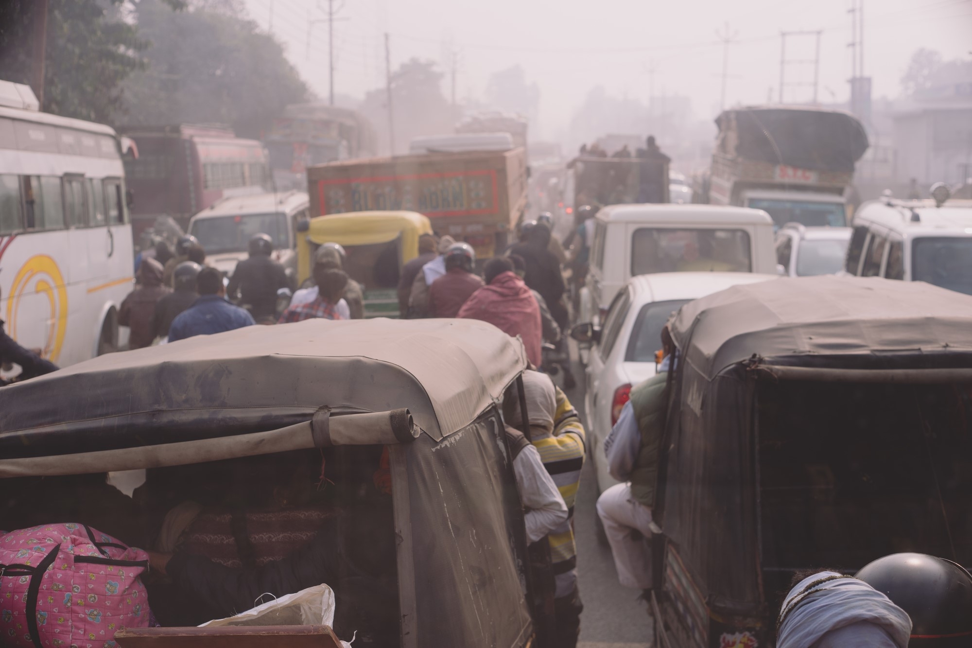 Air polluted traffic in South Asia 