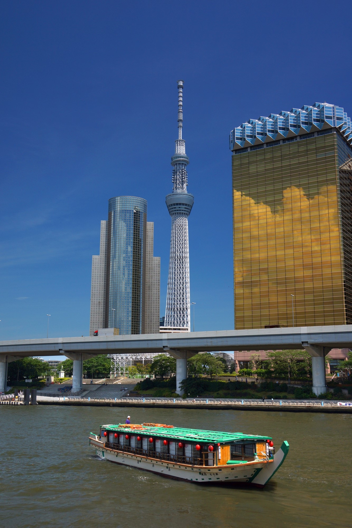 A Yakatabune on the Sumida River