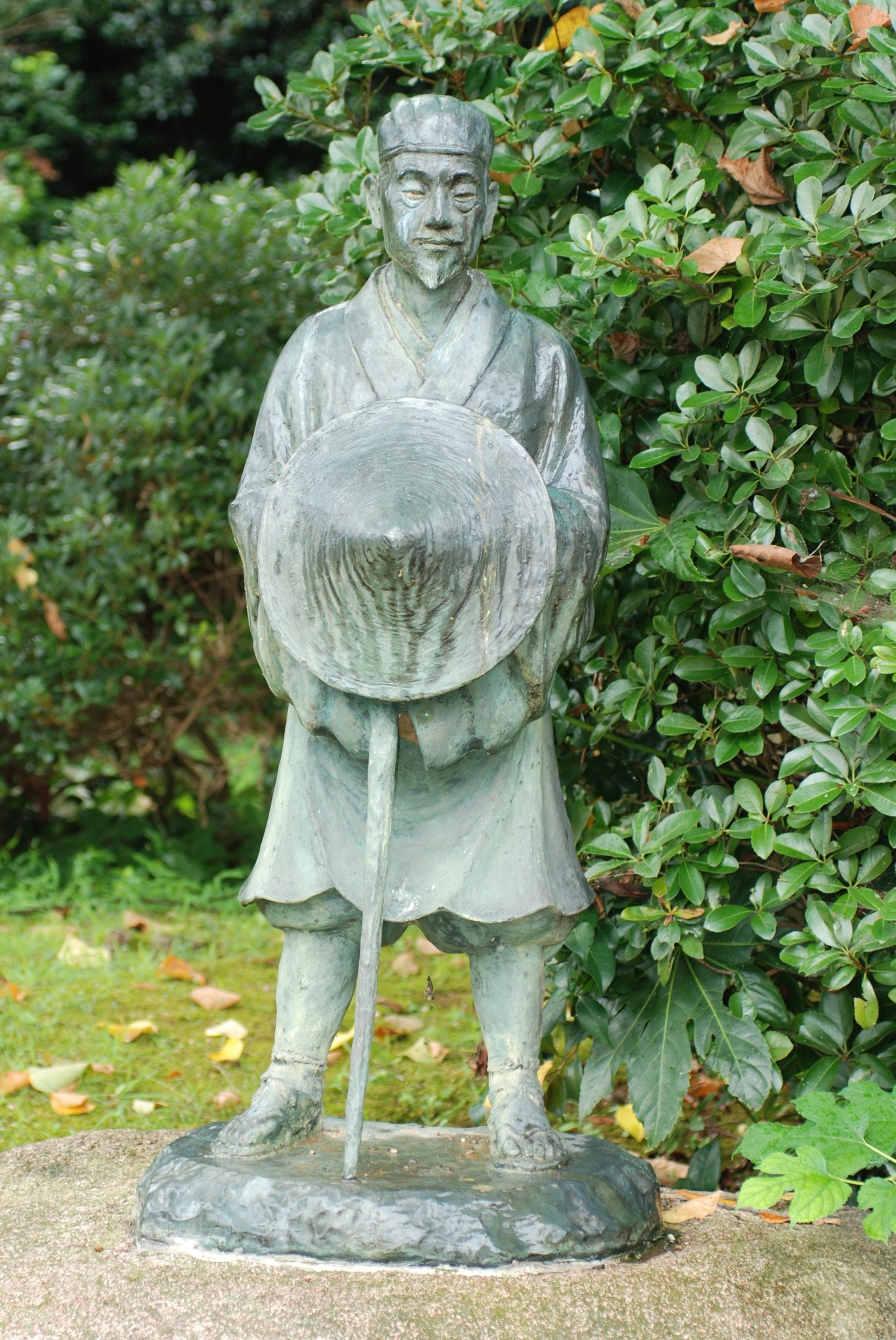 Bronze statue of Matsuo Bashō, the author of haiku