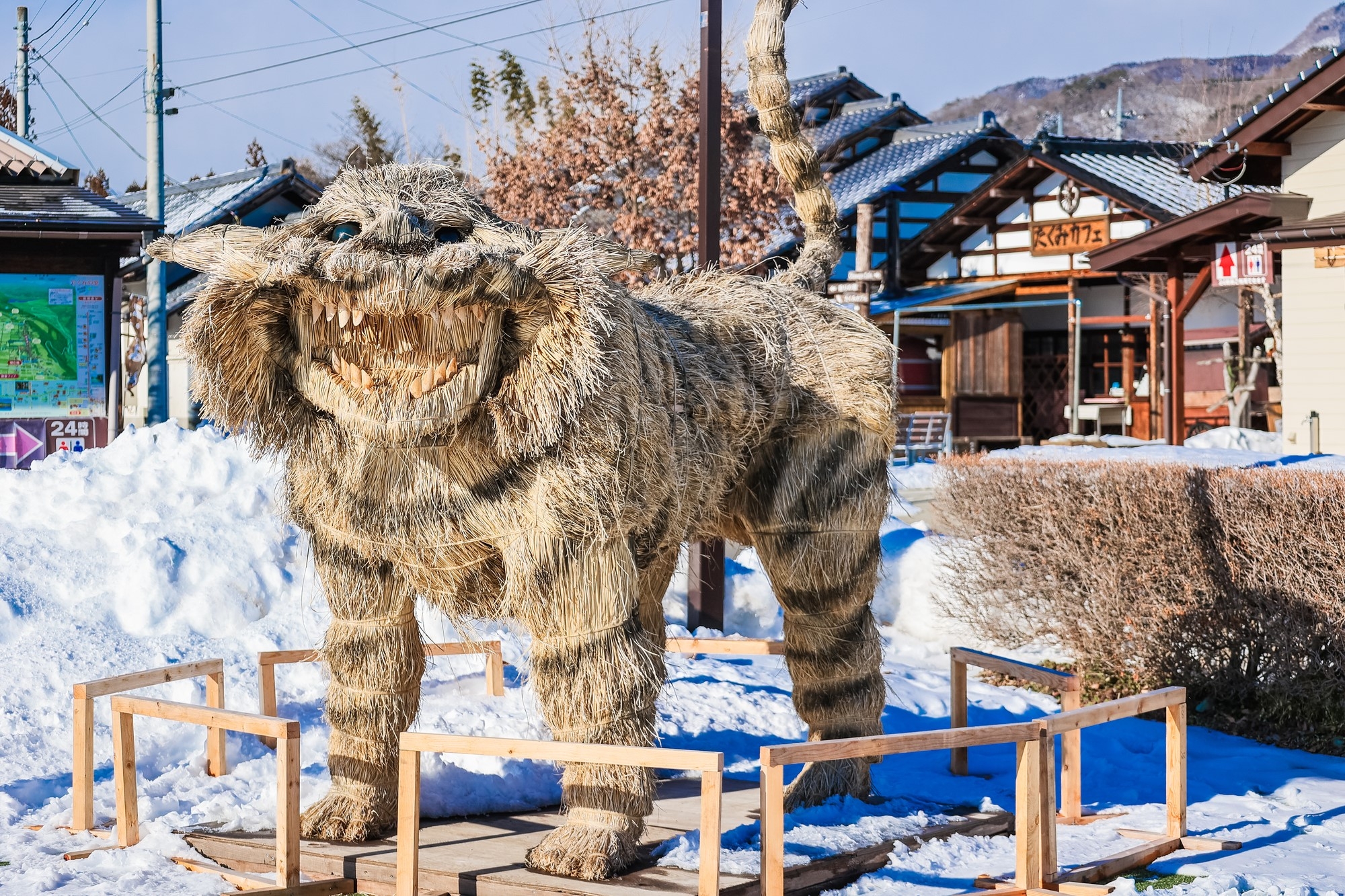 A tiger-shaped wara artwork